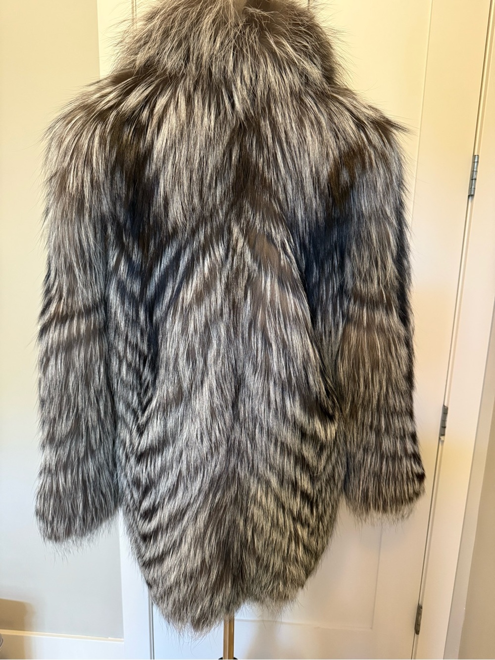 RARE Platinum Saga Marble Silver Fox fur coat BRAND NEW ! $3995 - Picture 6 of 12